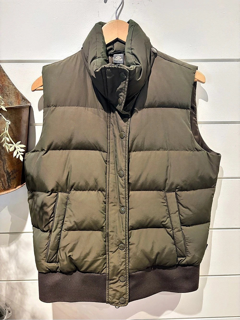 Banana Republic Hooded Puffer Vest in Green